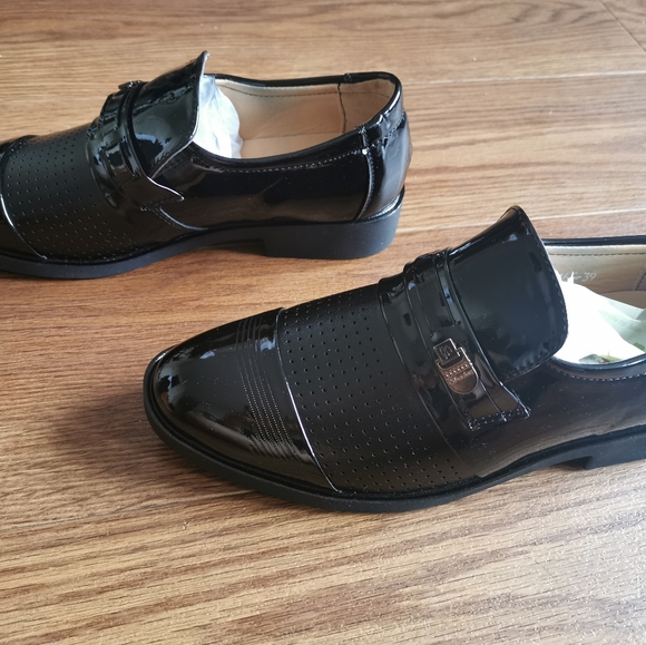 Dress shoes - Picture 2 of 3